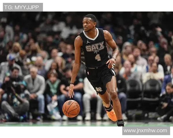 福克斯因左小指肌腱损伤将进行手术赛季报销球队面临挑战